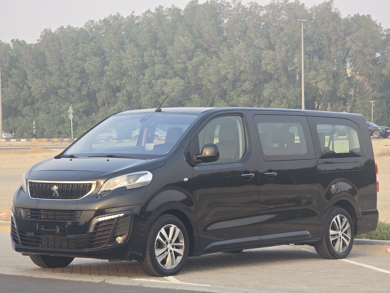 Peugeot Traveller PEUGEOT TRAVELLER VIP DIESEL 2020 2KEYS // FULL OPITION // ORGINAL PAINT