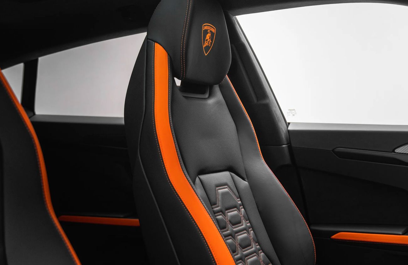 لامبورغيني اوروس 4.0L V8 Twin-Turbocharged Engine + eMotors