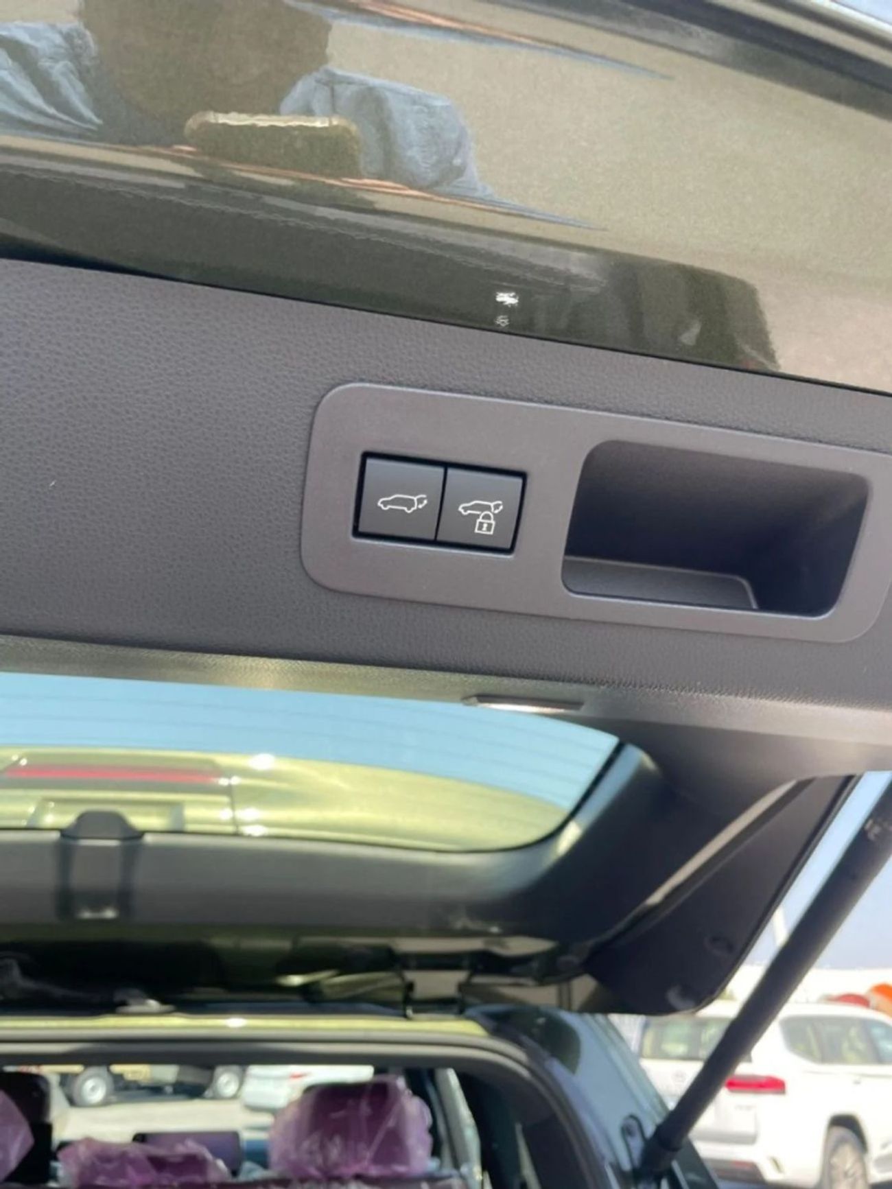 Lexus LX 700h 2025 Lexus LX700h Signature 7-Seater HEV 3.5L V6 Twin-Turbo Petrol A/T 4WD Export Only