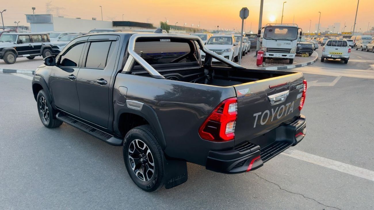 تويوتا هيلوكس HYBRID SPORTS | LOW MILEAGE | RHD