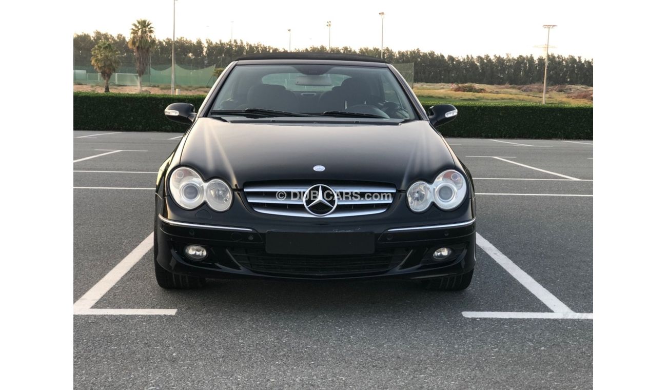 مرسيدس بنز CLK 200 موديل 2009 خليجي  حاله ممتازه جدا من الداخل والخارج مالك واحد من الوكاله