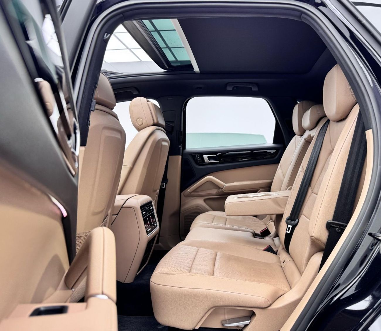 Porsche Cayenne Std 3.0L (340 HP) 2018 Porsche Cayenne, Oct 2025 Porsche Warranty, Full Porsche Service History, Ful