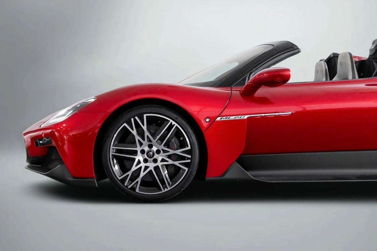 مازيراتي MC20 تشيلو 2023 Maserati MC20 Cielo Spyder / Carbon Body / Japanese Spec