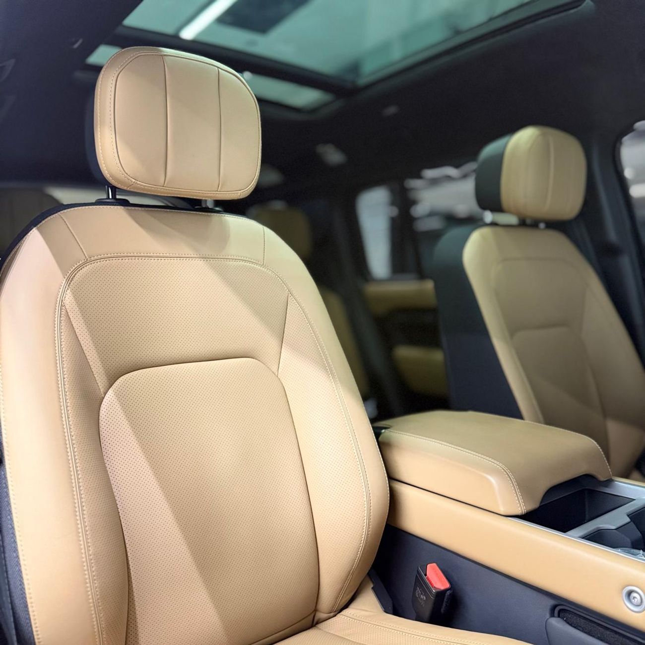 لاند روفر ديفندر 110 X P525 5.0L