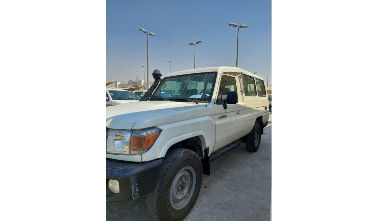 تويوتا لاند كروزر هارد توب 78 HARDTOP 4.2L DIESEL MT