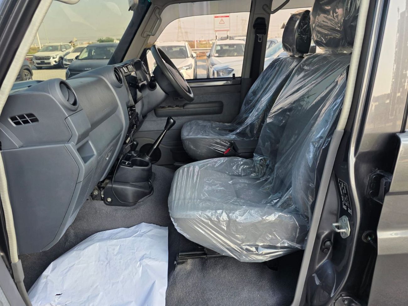 Toyota Land Cruiser Pick Up diesel 4.5 liter ,right hand ,drive 2017 model ,shape 2024 ,only for export available