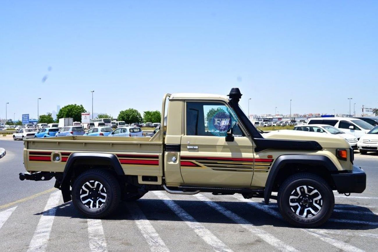تويوتا لاند كروزر بيك آب 79 Single Cab LX-Z 2.8L Diesel Automatic