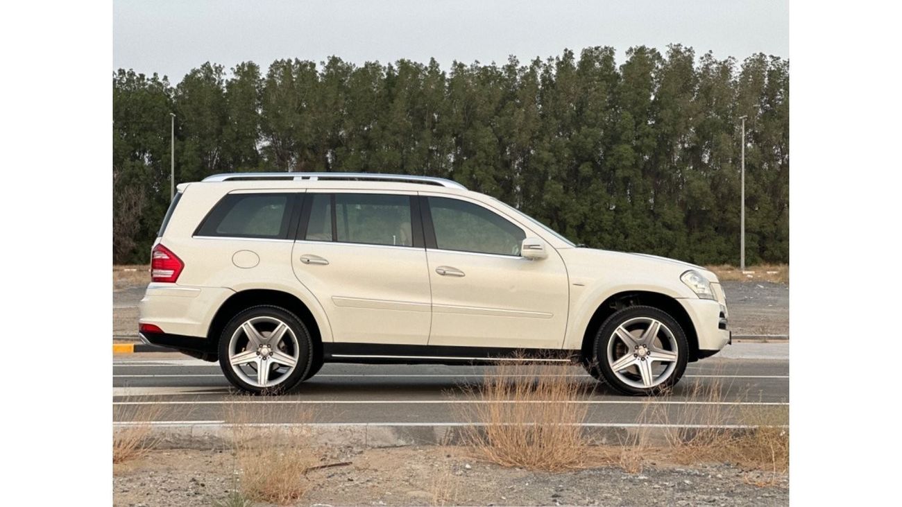 Mercedes-Benz GL 450 MODEL 2012 GCC CAR PERFECT CONDITION FULL OPTION PANORAMIC ROOF LEATHER SEATS ONE OWNER