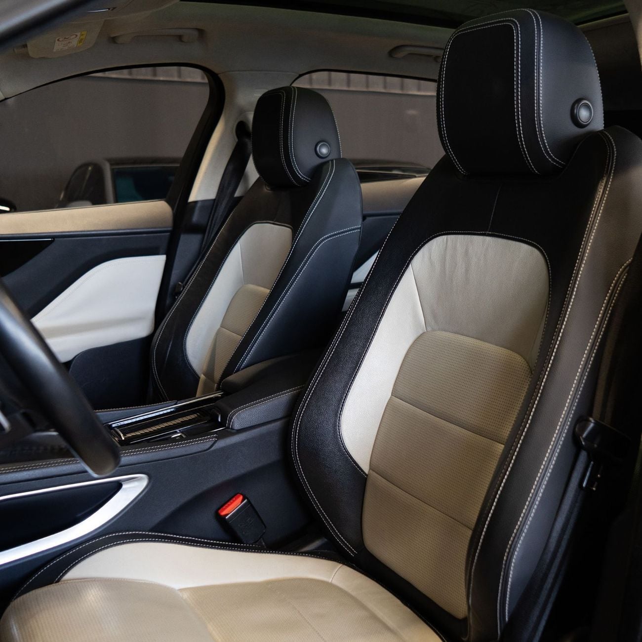 جاكوار F بيس R-Sport 2.0L AED 1,628  pm  • 0% Downpayment • Jaguar F-Pace R-Sport • 1 Year Warranty