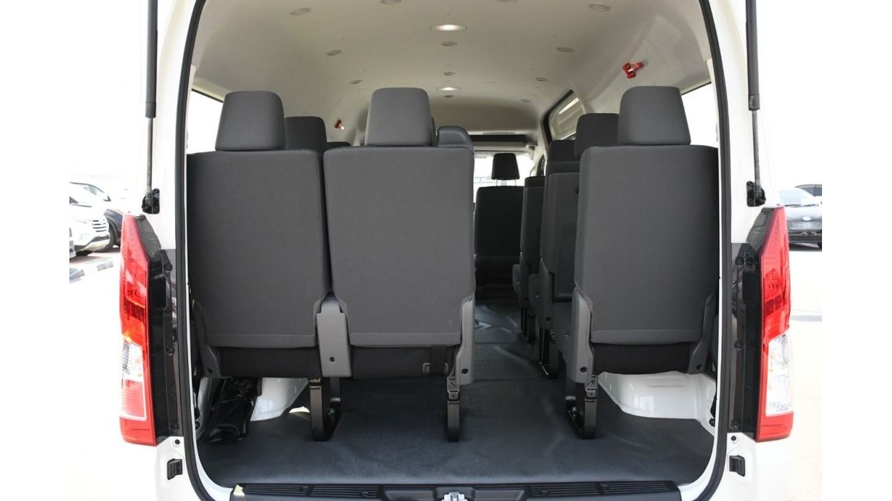 Toyota Hiace 3.5L AUTOMATIC 3 Point  Seats Belt