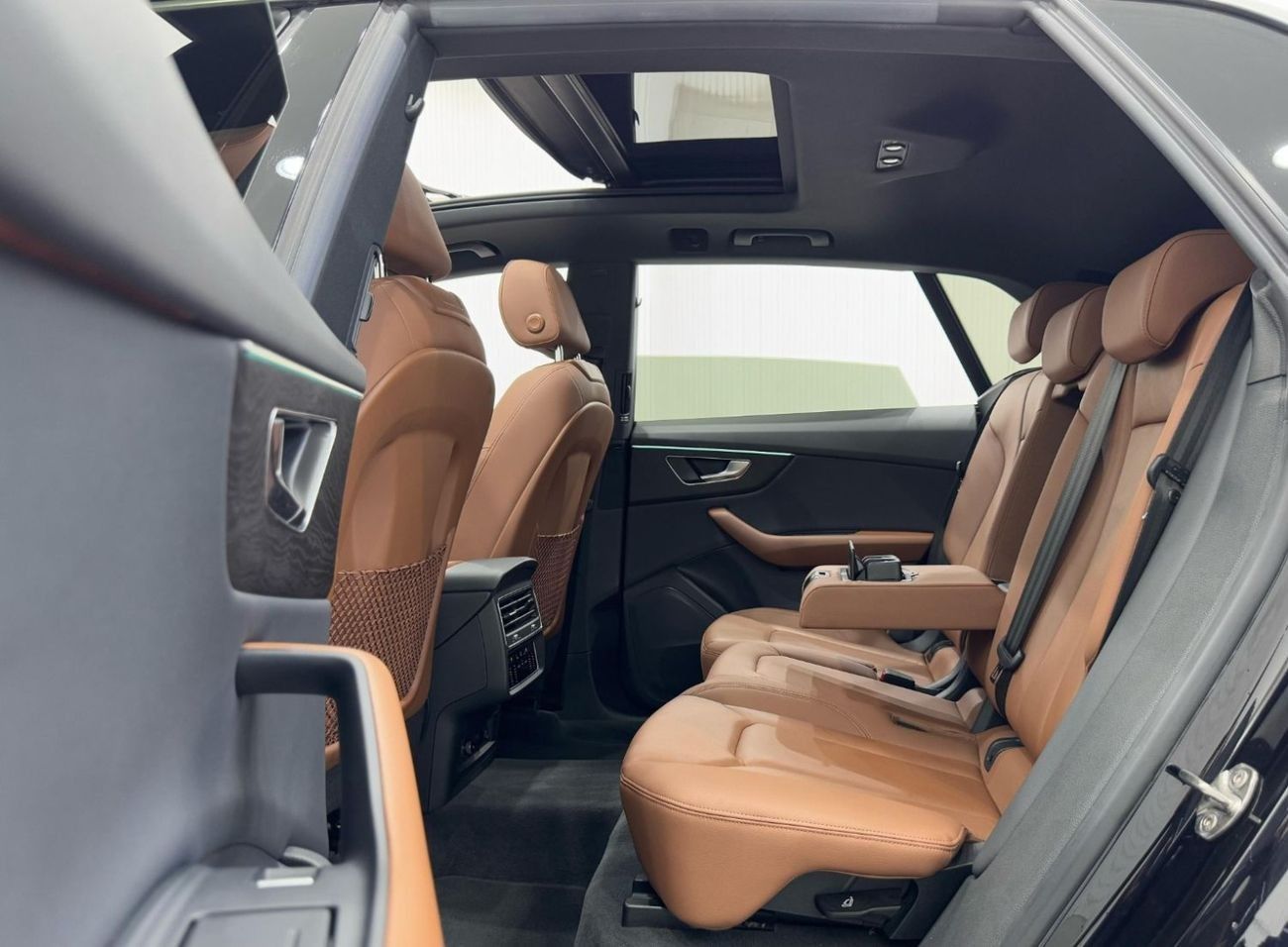 Audi Q8 55 TFSI quattro S-Line 3.0L 2021 Audi Q8 S-Line 55TFSI Quattro, 2025 Audi Warranty + Service Pack, L