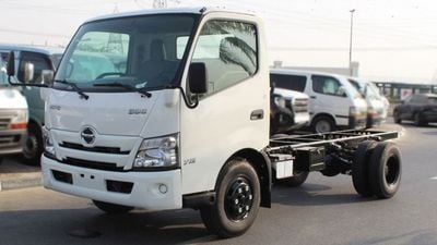 Hino 300 Hino 300 XZU 710L 6.5 TON 300S Wide cab 4X2 (EXPORT ONLY)