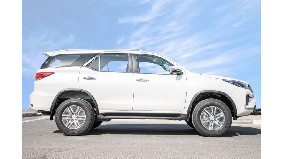 Toyota Fortuner 2021 Toyota Fortuner 4.0L V6 with Diff Lock , Bluetooth ...