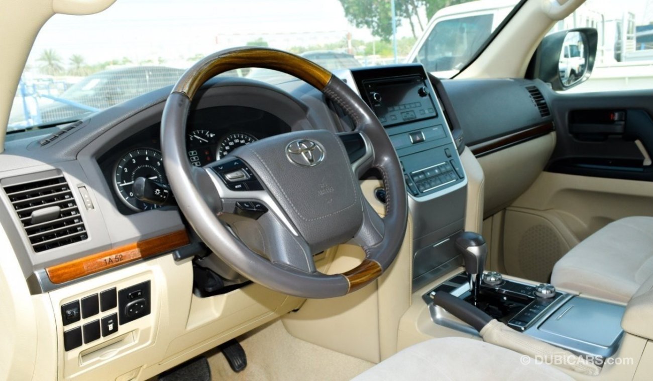 Toyota Land Cruiser Left hand drive electric seats V6 petrol Auto low kms built in air pressure system can be used in Du