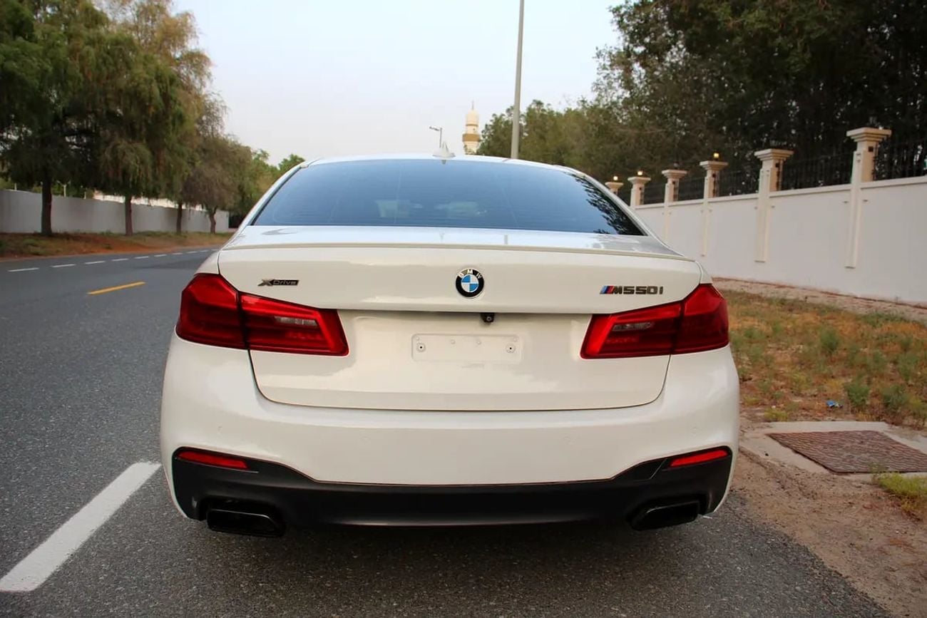 بي أم دبليو 550i M550i xDrive V8 | GCC Specs | Pristine Condition