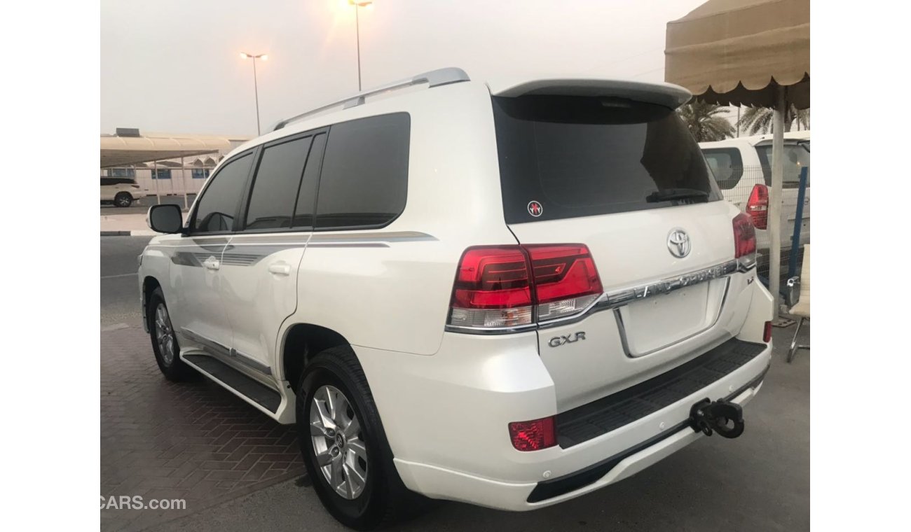 Toyota Land Cruiser v6