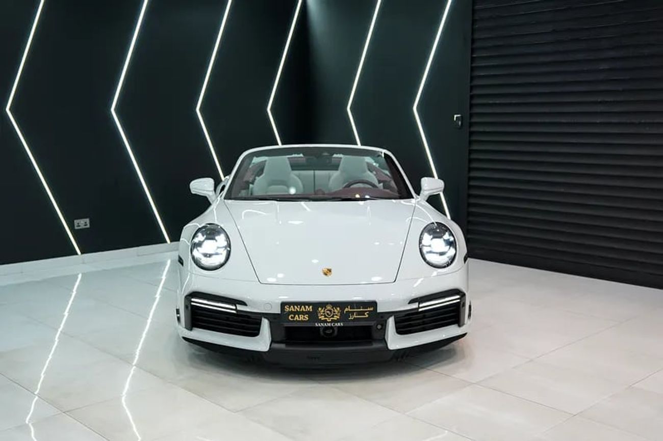 بورش 911 Turbo S 3.8L (640 HP) Convertible