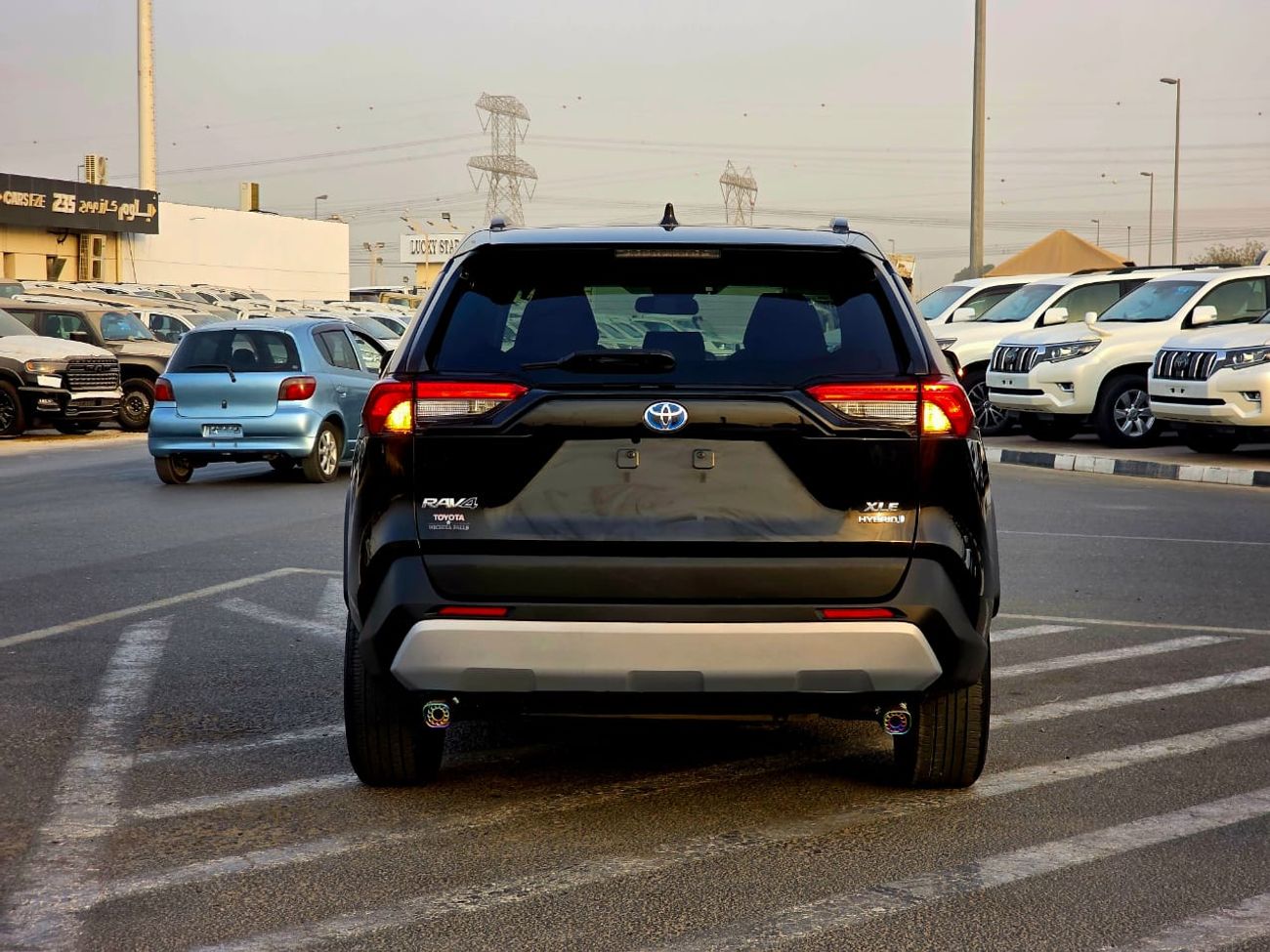 Toyota RAV4 2021 Toyota Rav4 XLE Premium Hybrid Full Option - 2.5L V4 AWD 4x4 - Well Maintained - 22000 mileage-