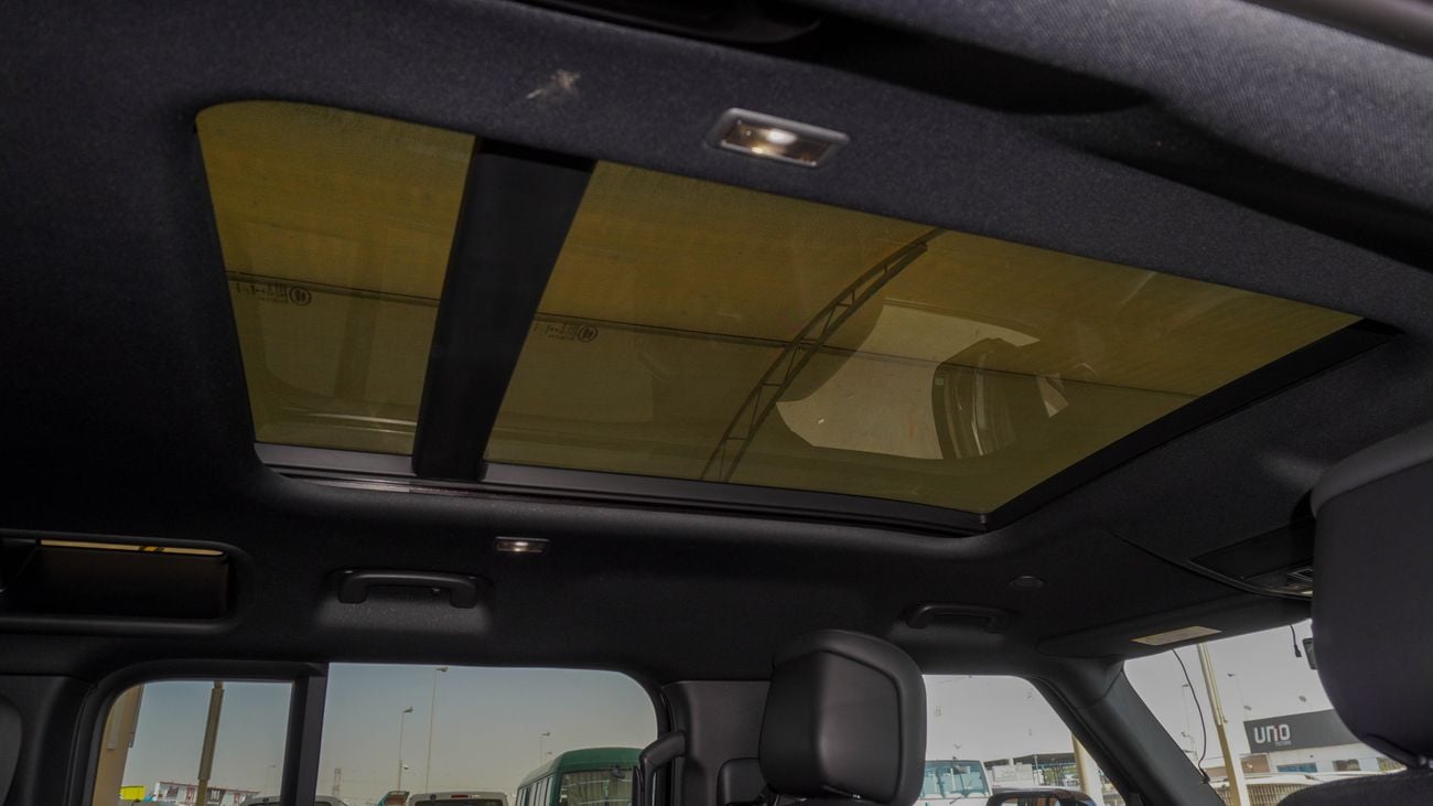 Land Rover Defender 3.0 L V6 d  RHD