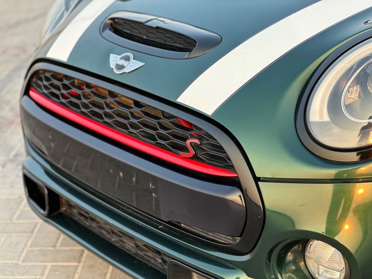 ميني كوبر إس موديل 2015 خليجي فل مواصفات بانوراما السياره حاله ممتازه من الداخل و الخارج فل مواصفات بانوراما