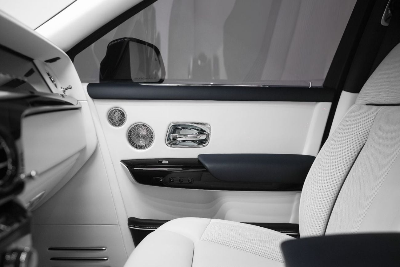 رولز رويس فانتوم 2025| Certified Pre-Owned | Warranty & Service