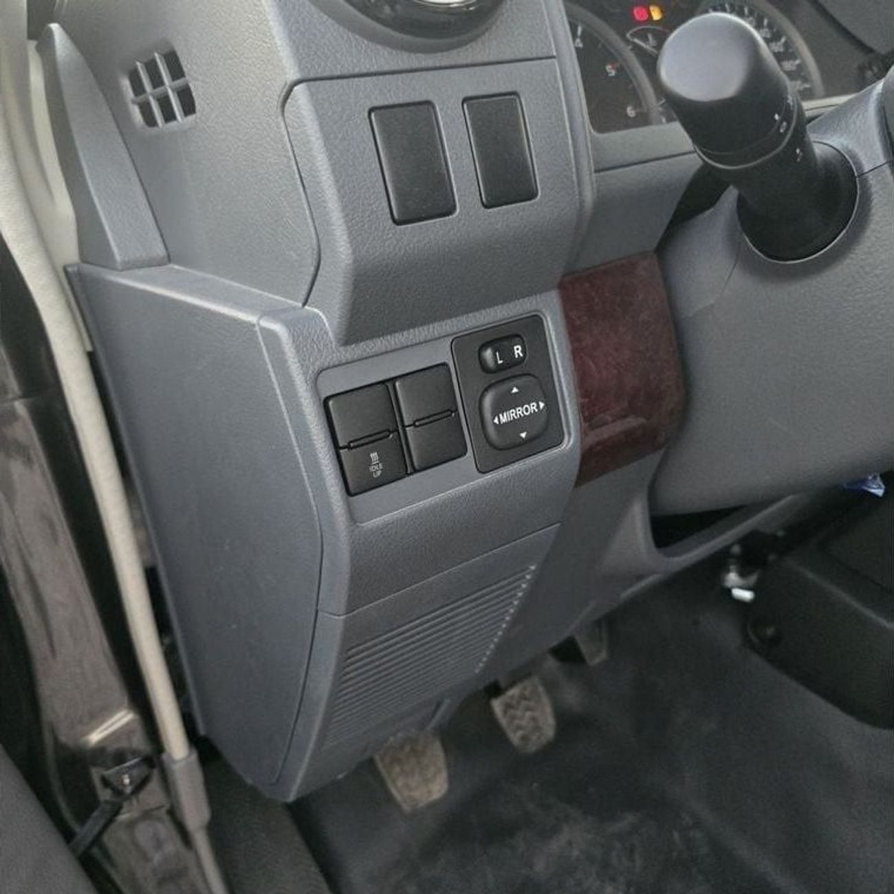 تويوتا لاند كروزر بيك آب 2023 LC79 4.5L V8 Diesel MT Full option