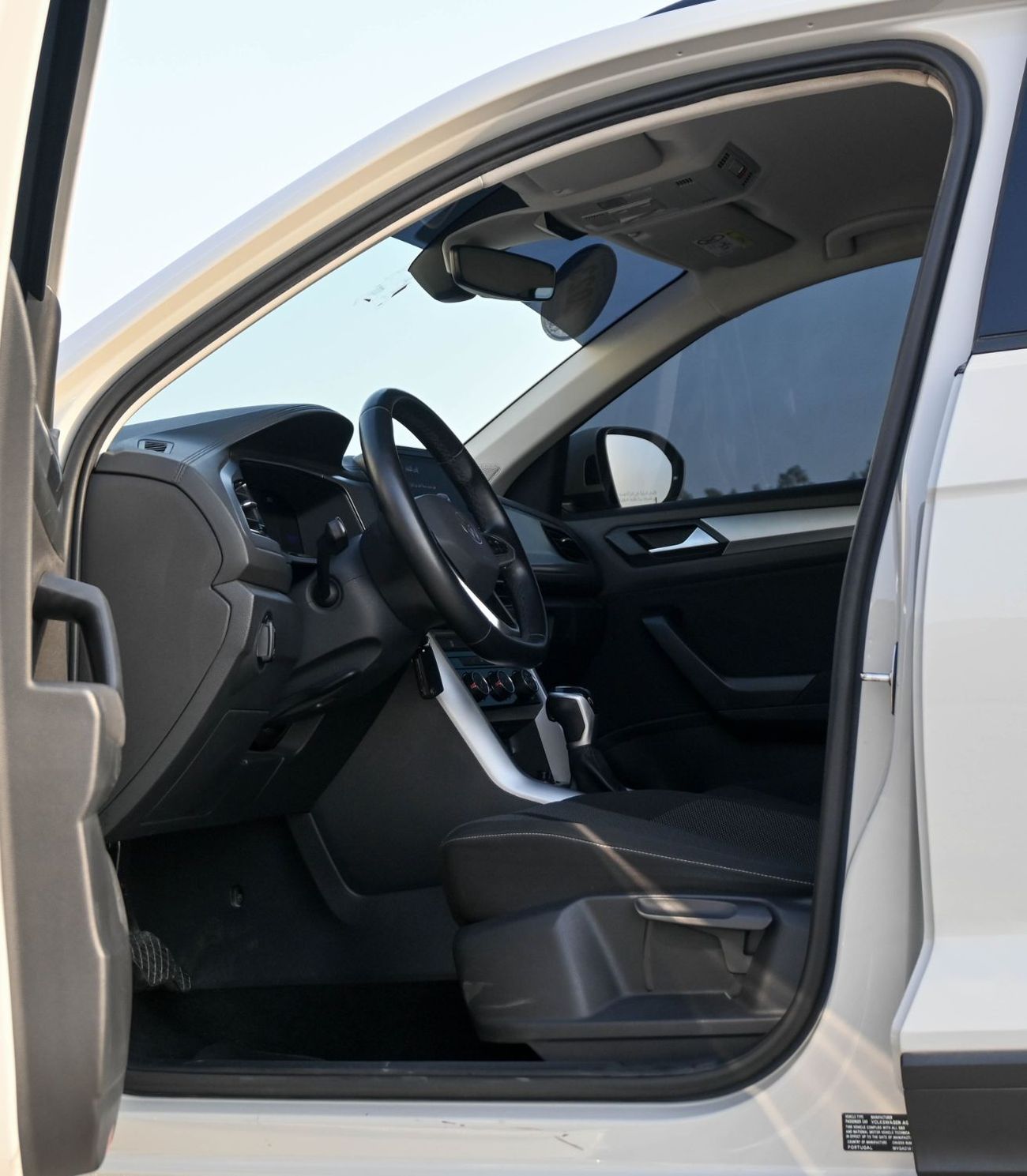 Volkswagen T ROC Life 1.4L VOLKSWAGEN T ROC 2023 1.4L GCC   accident-free Excellent Condition 1019  AED Monthly