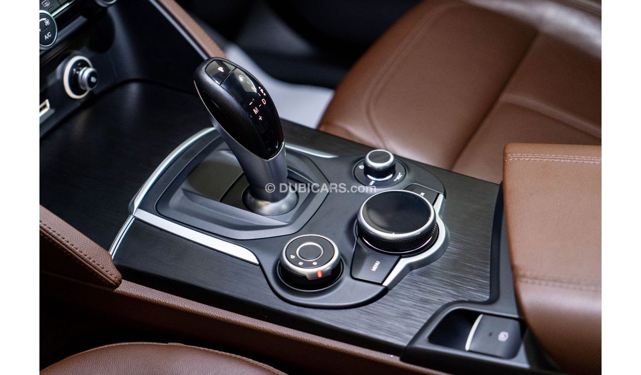 Alfa Romeo Stelvio 2019 Alfa Romeo Stelvio Super / Alfa Romeo Service & Warranty