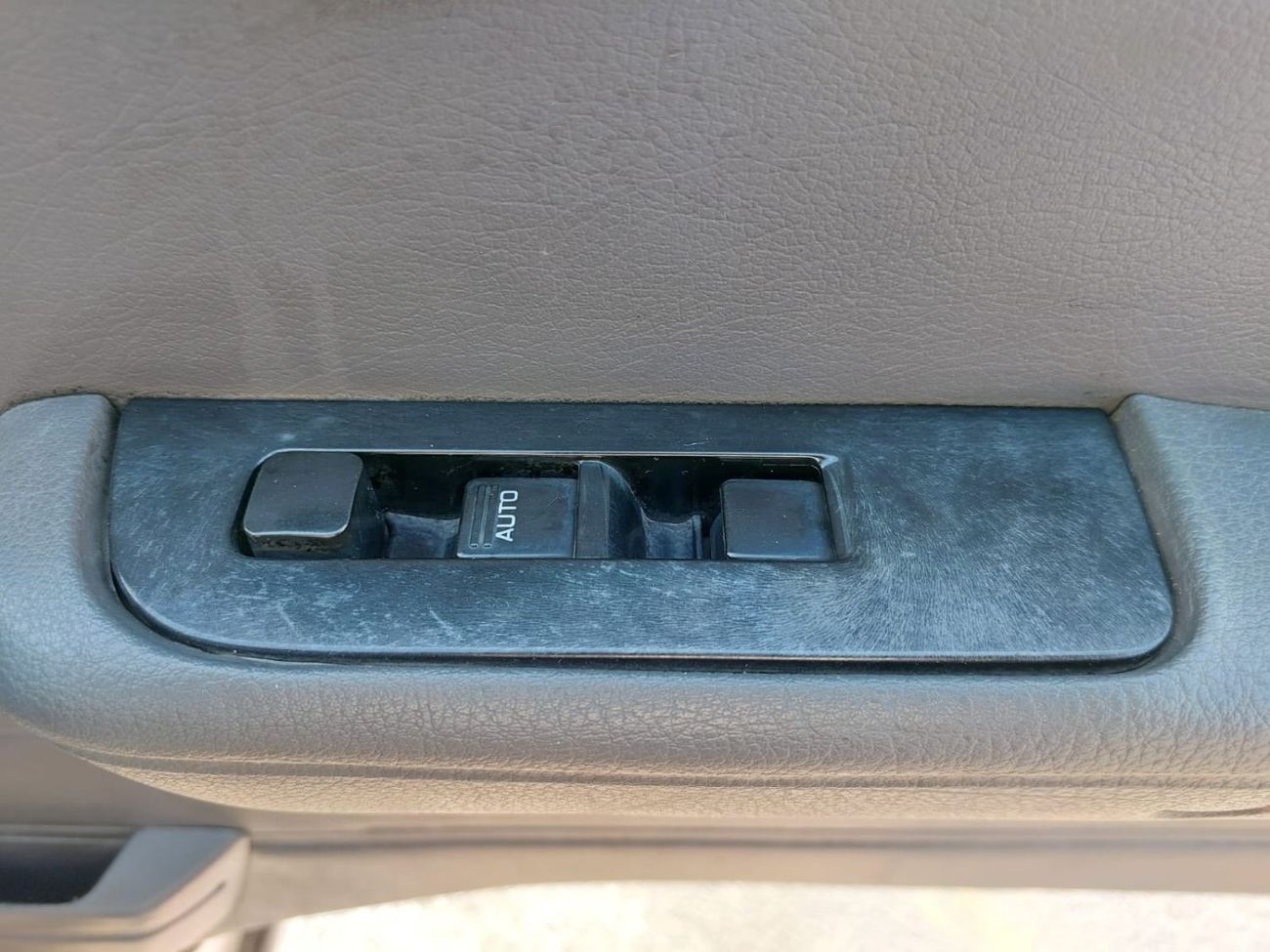 نيسان كارافان NISSAN CARAVAN VAN RHD 1999 MODEL 3.1 L DIESEL AUTOMATIC(PM07780)