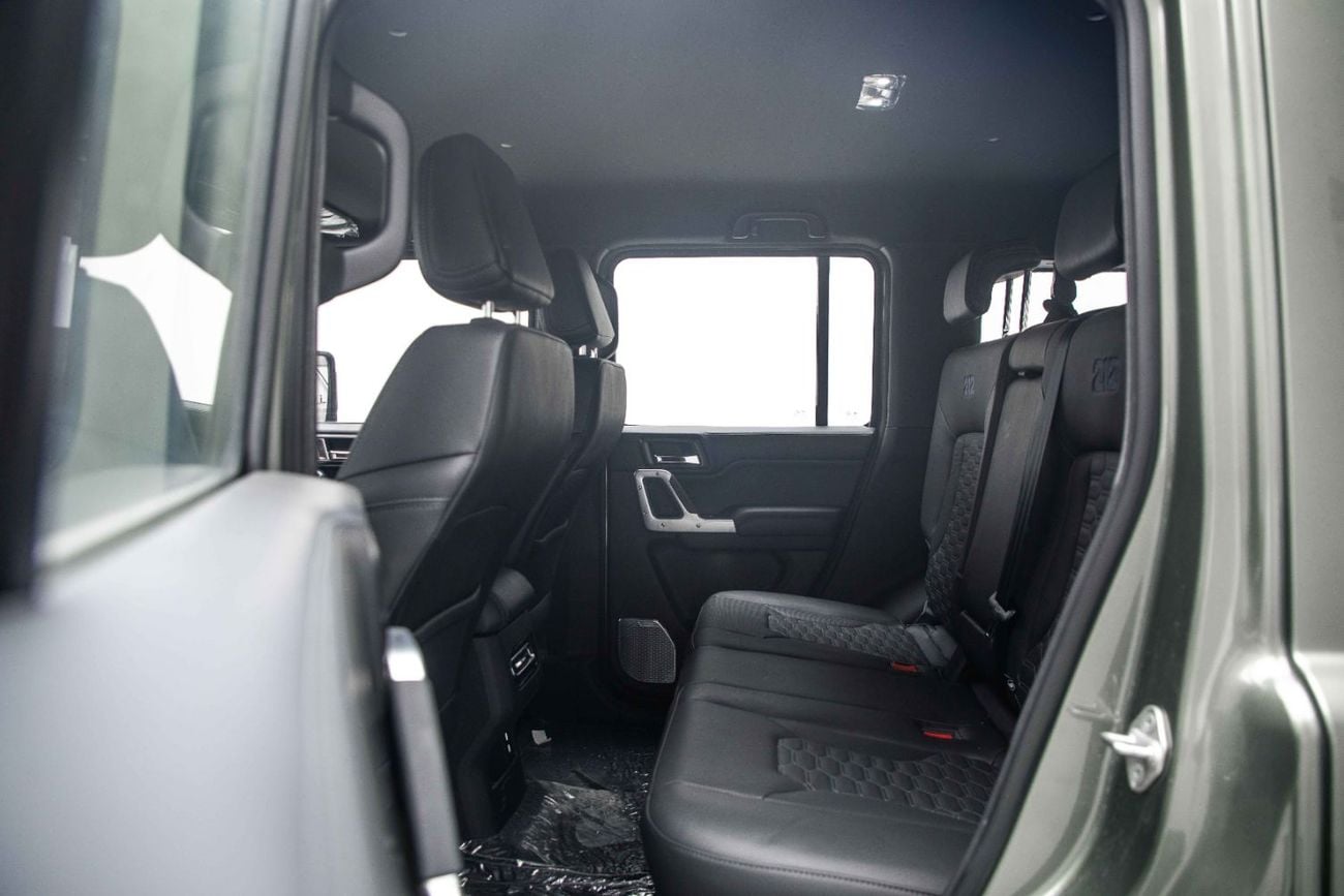 باو 212 T01 ADVENTURER 2.0L - GREEN INSIDE BLACK | EXPORT ONLY