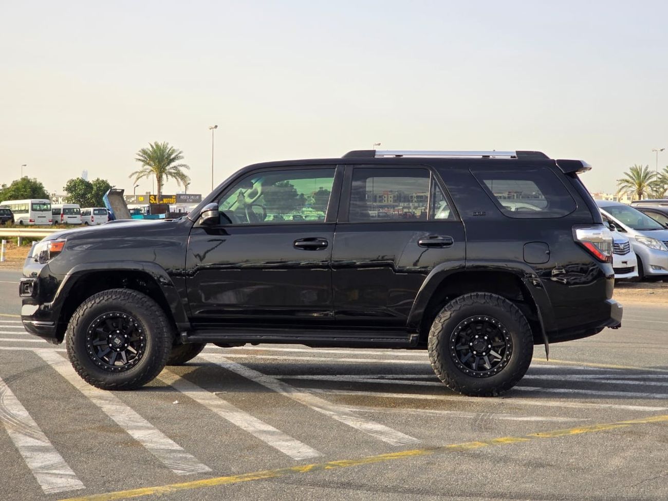 Toyota 4Runner *Offer* 2020 Toyota 4Runner SR5 Premium Black Edition - 4x4 AWD - UAE PASS
