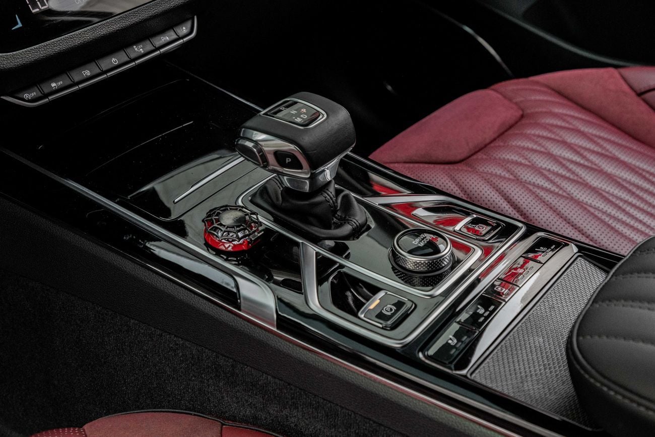 هونغشي HS5 HS5 DELUXE | 1,719 P.M | 0% Downpayment | Hongqi Warranty + Service Contract | DELUXE!