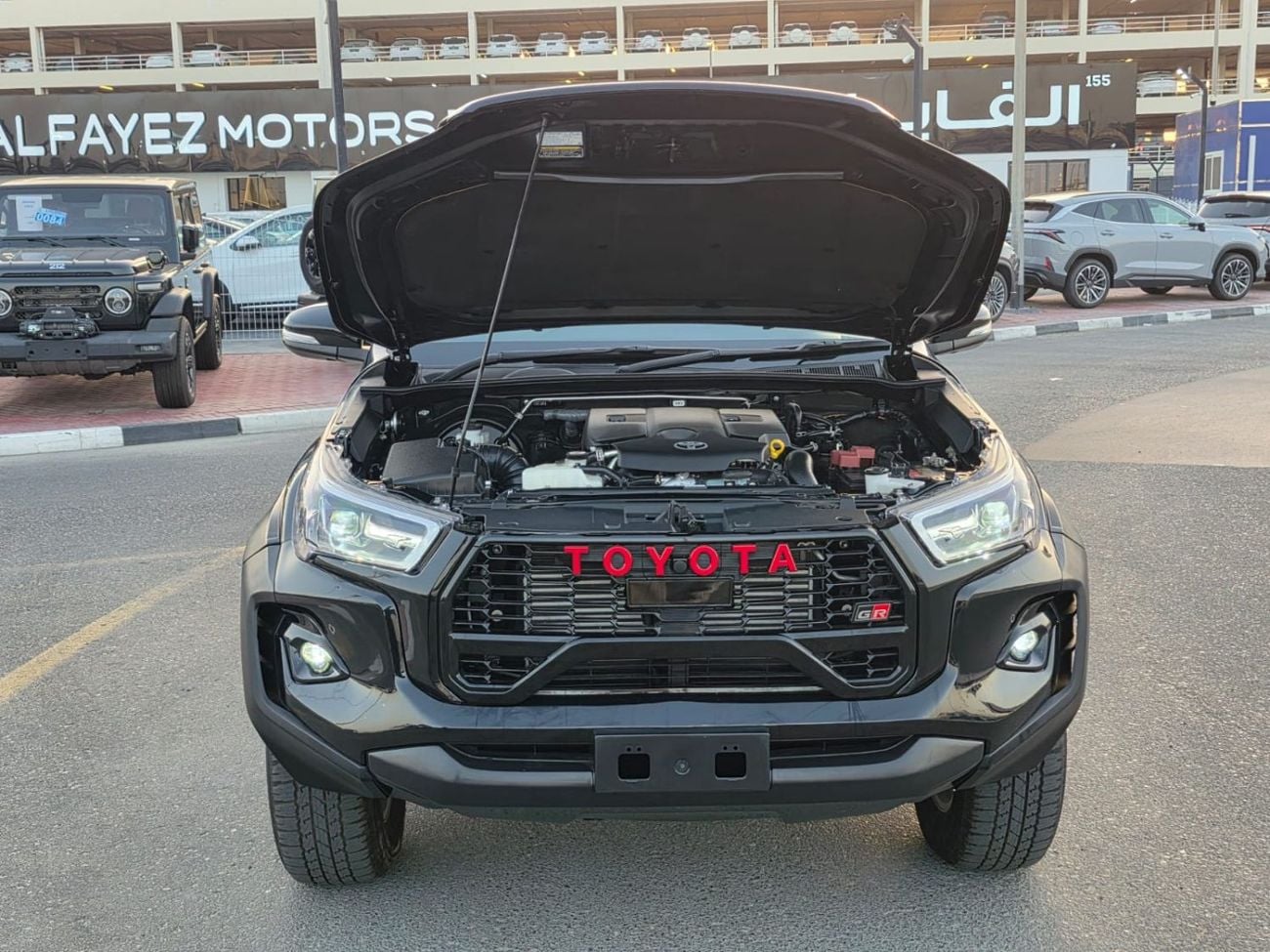 Toyota Hilux TOYOTA HILUX PICK UP SR5 GR SEATS 2024 WHITE 4WD AT DIESEL = RIGHT HAND