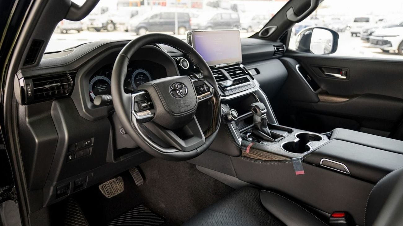 تويوتا لاند كروزر LC300 VXR 3.3L Diesel MY2025