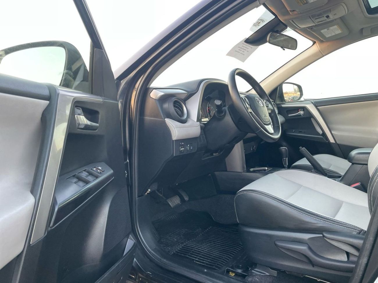 Toyota RAV4 2018 Toyota Rav4 XLE 4x4 Full Option Push Start - Hybrid Fuel ⛽️-