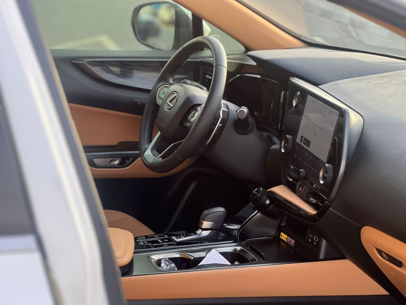 لكزس NX 250 2025 Lexus NX250 Luxury Full Option 2.5L V4 - FWD- Petrol - Low Mileage - Radar & Sensor - Leather S