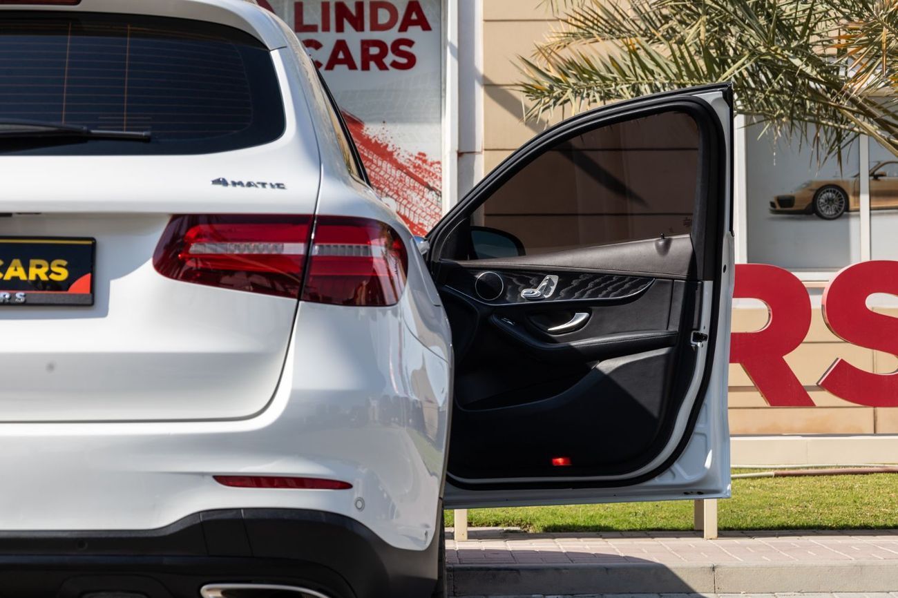 مرسيدس بنز GLC 250 4MATIC 2.0L