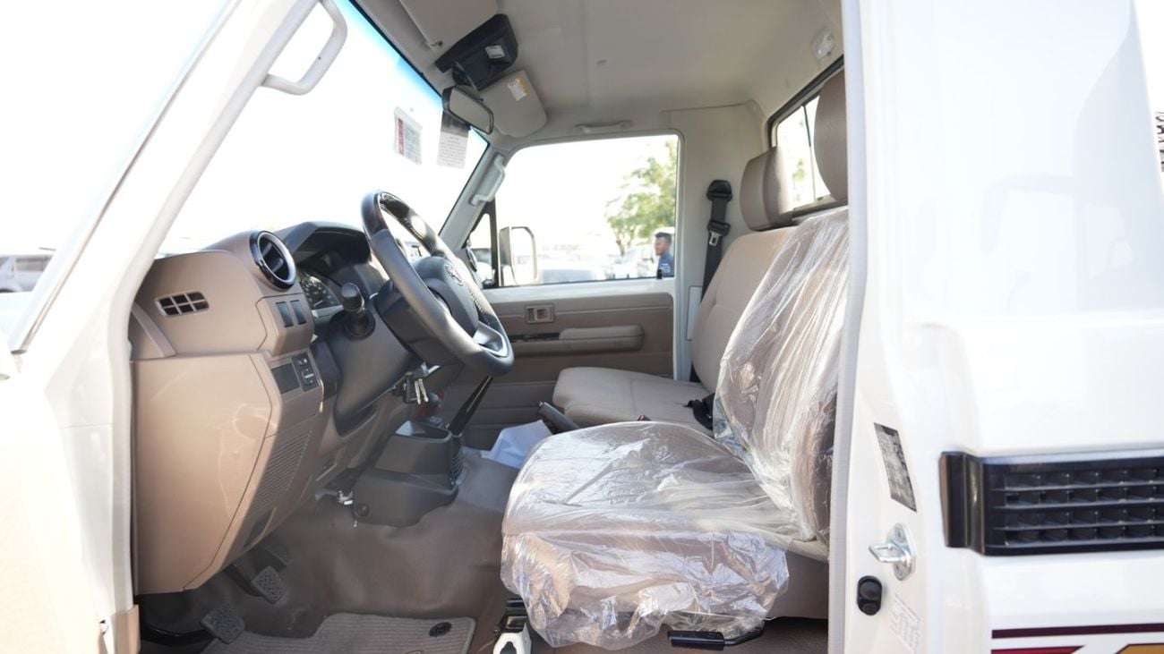 تويوتا لاند كروزر بيك آب TOYOTA LC79 PICK-UP SINGLE CABIN 4.0L V6 M/T 2025 BASIC