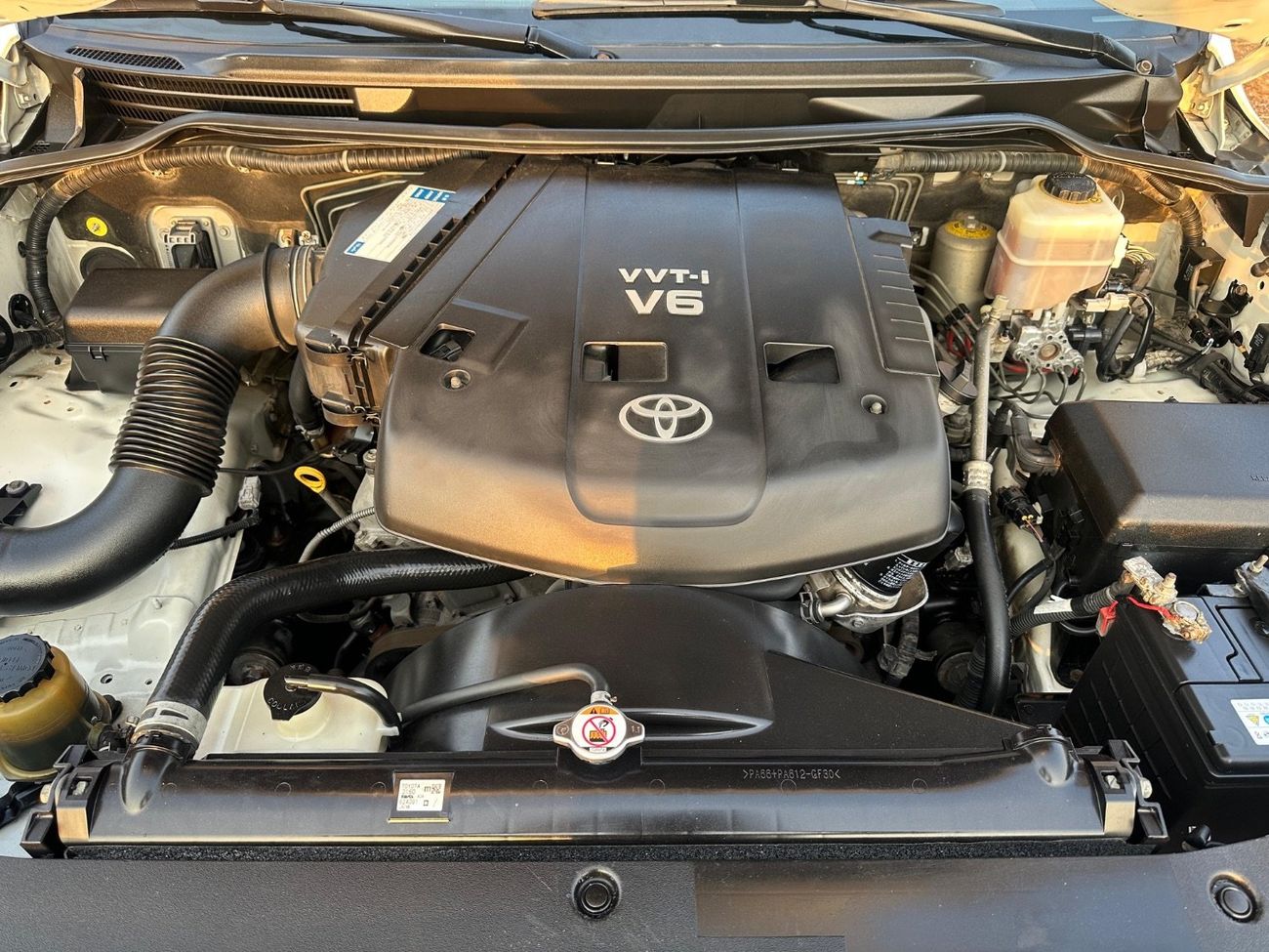 Toyota Land Cruiser GXR 4.0L (271 HP) 4WD