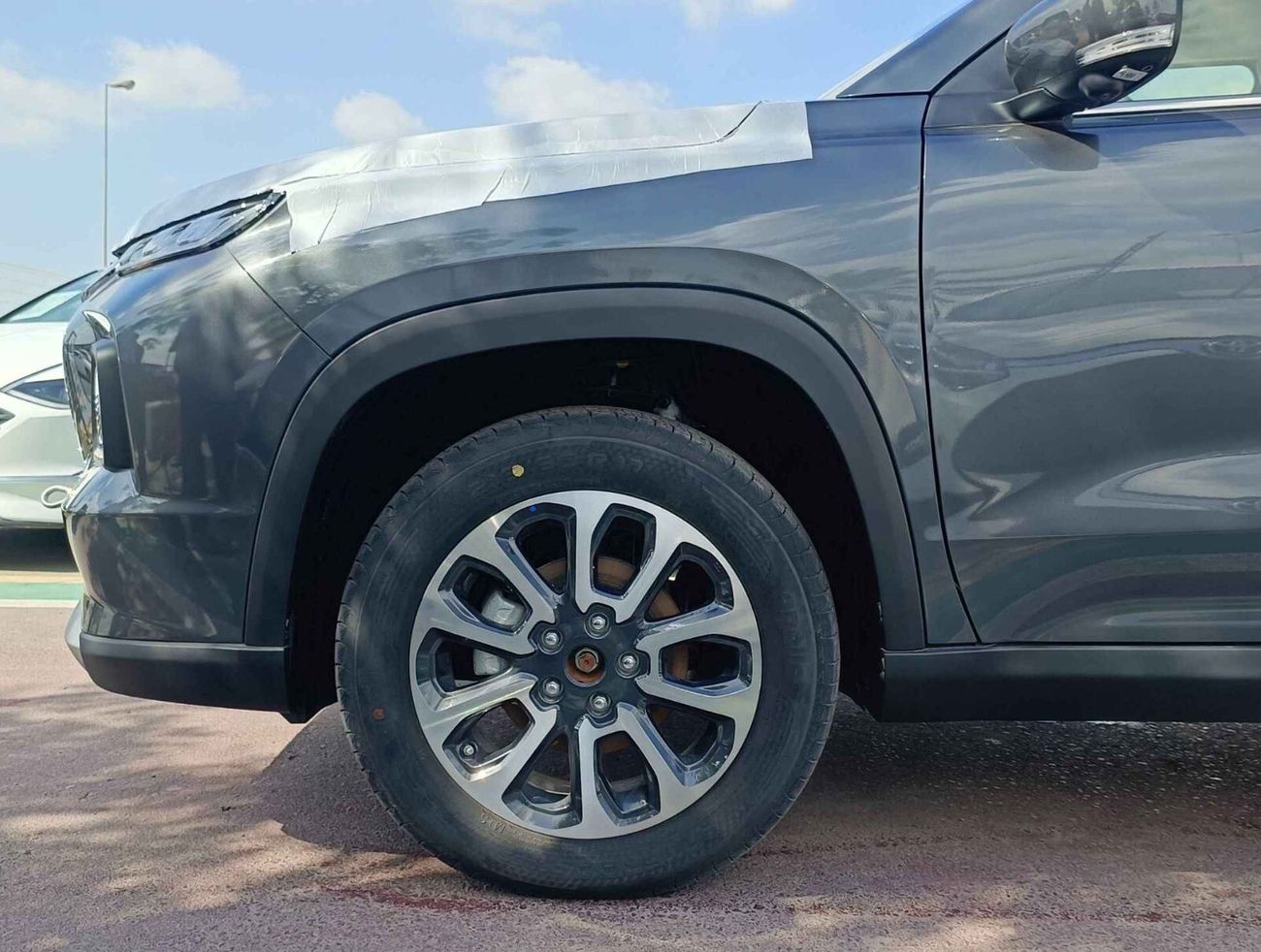 Suzuki Grand Vitara GLX / HYBRID  / 1.5L V4 /  "9" DISPLAY / 360* CAMERA / AUTO A/C (CODE # GVHB4X2F)