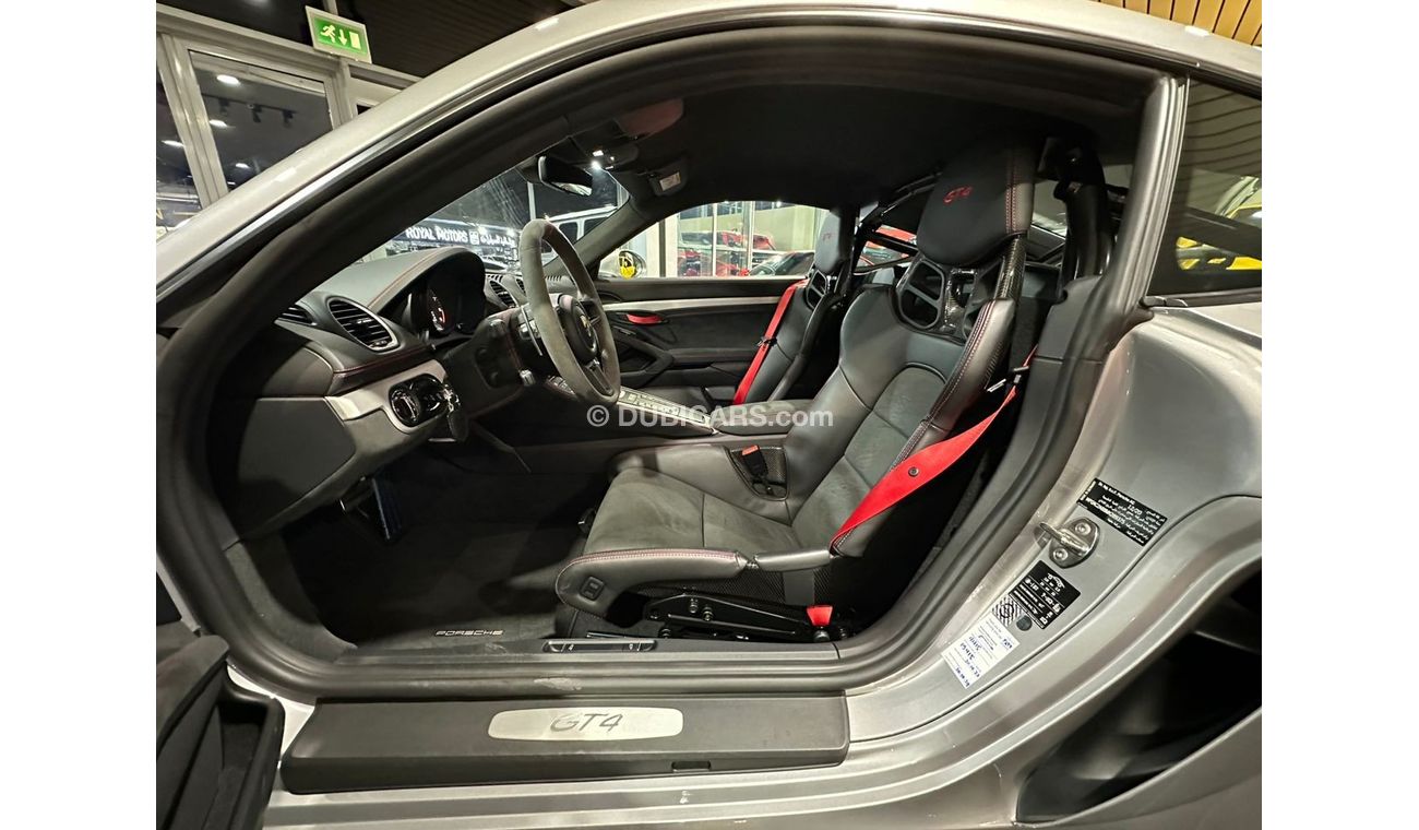 Porsche 718 Cayman GT4