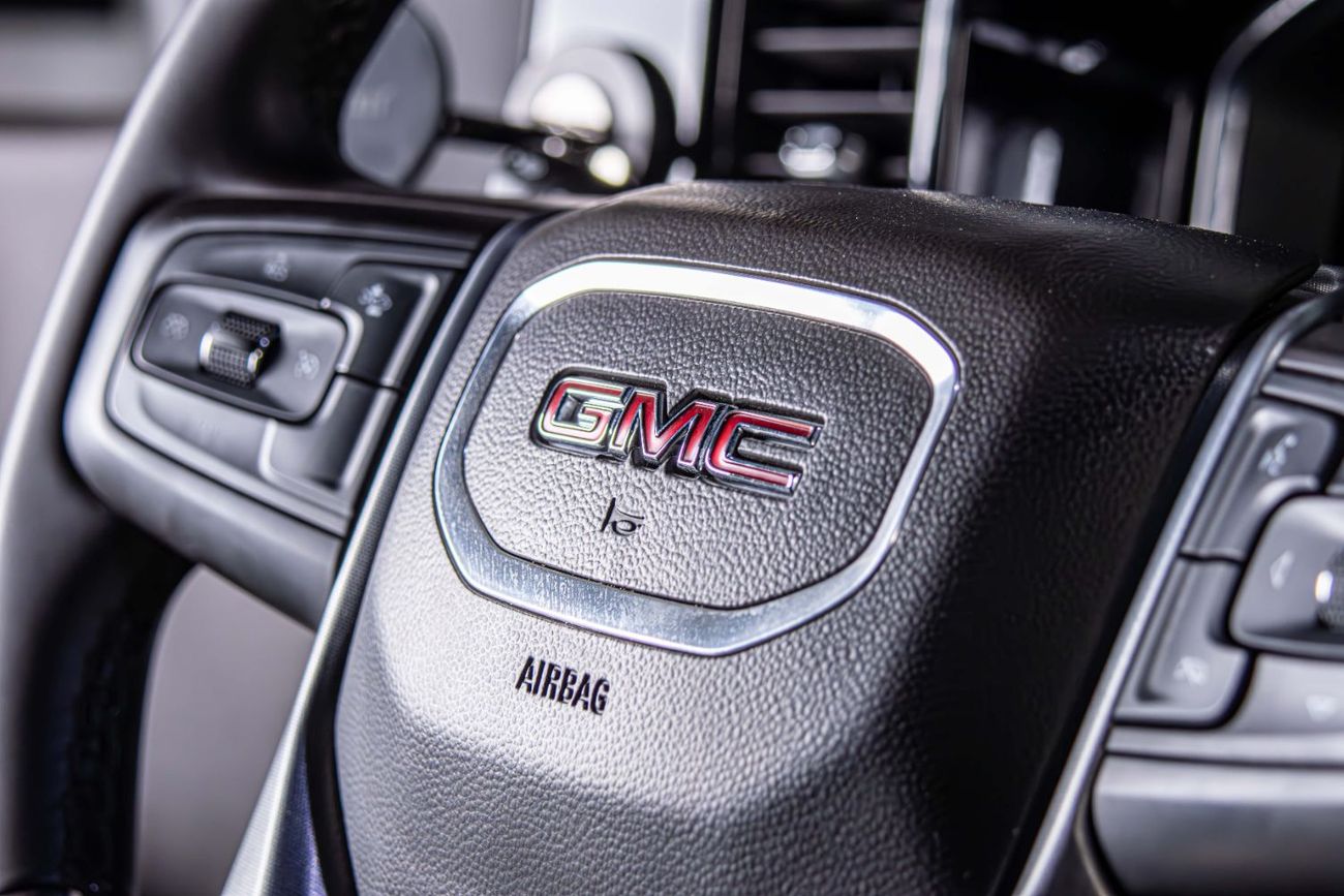 GMC Sierra 5.3L V8 AT4 Regular Cab (AWD) SLE - Very Well Maintained - Under Dealer Warranty - GCC Specification