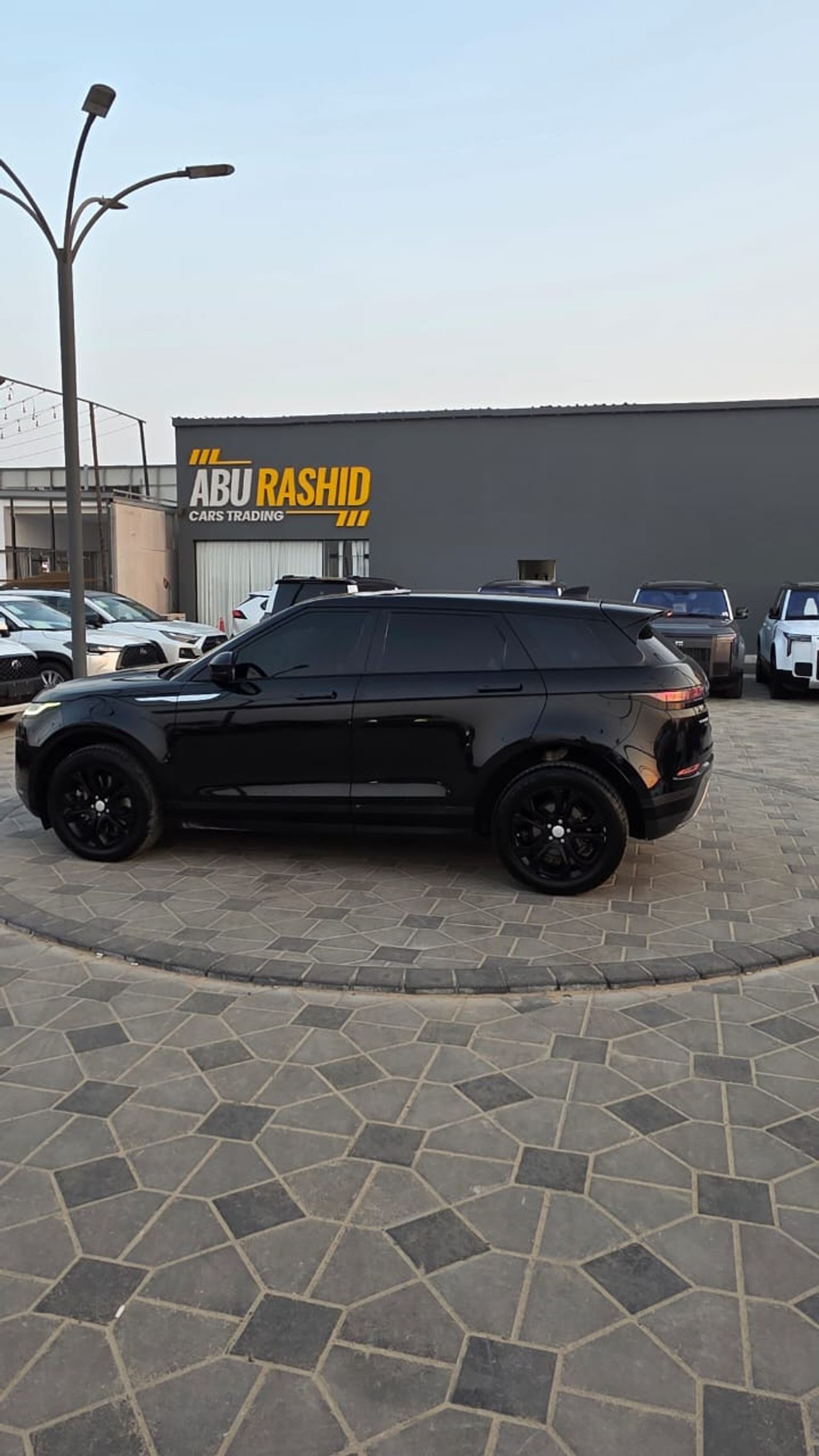 لاند روفر رانج روفر إيفوك P200 R-Dynamic HSE 2.0L