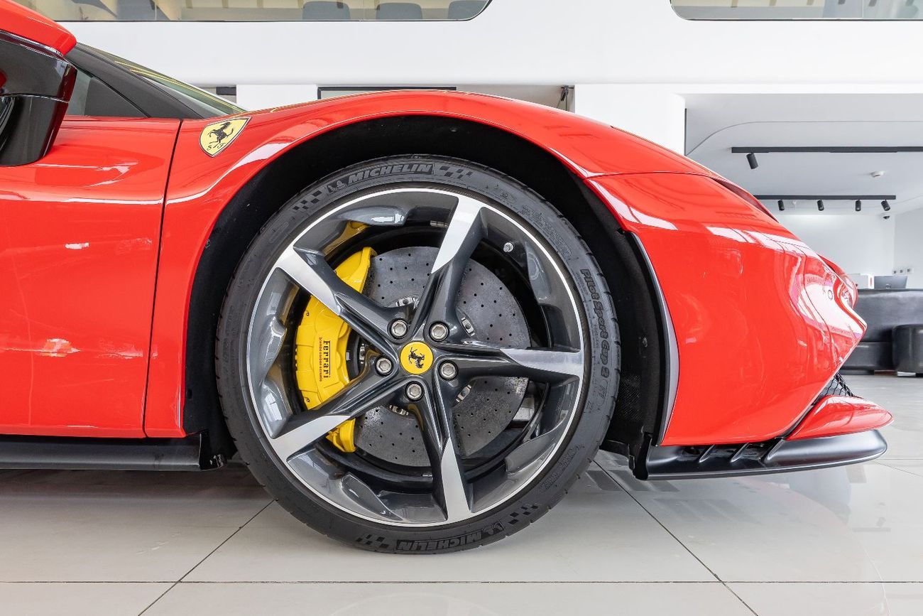 Ferrari SF90 Spider Ferrari SF 90 Spyder Hybrid - Red - 2023 - Perfect Condition