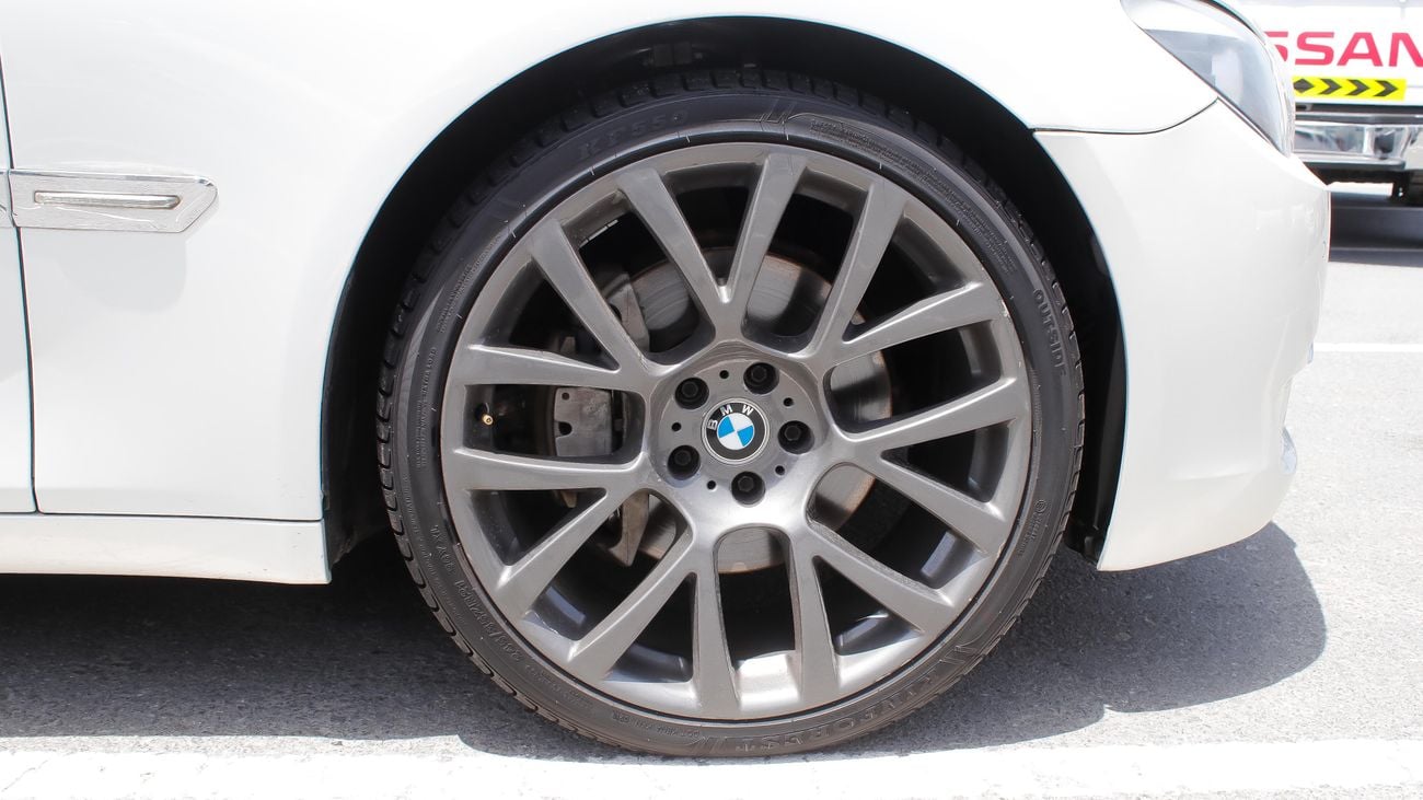 بي أم دبليو 740Li Li With 760 body kit