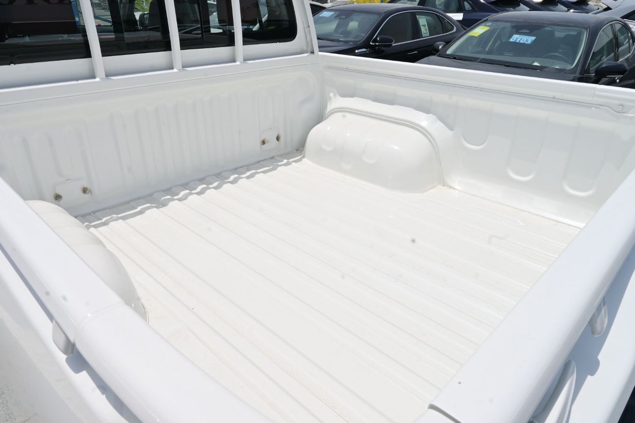 Toyota Hilux GL 2.4L Double Cab Utility Toyota Hilux 2.4L Diesel Manual 4WD, Model 2025, Color White
