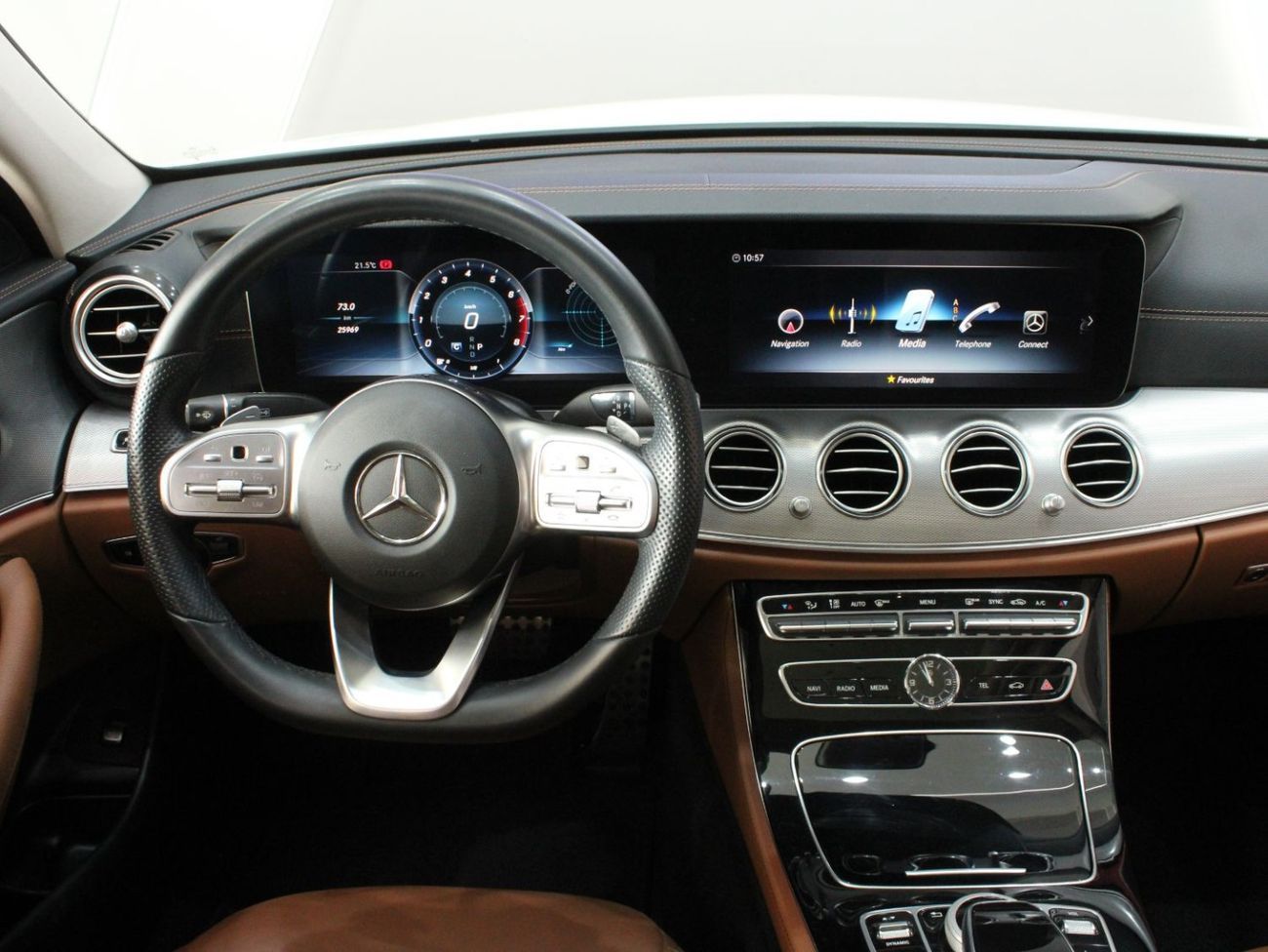 مرسيدس بنز E300 - 2020 MB E300 AMG KIT