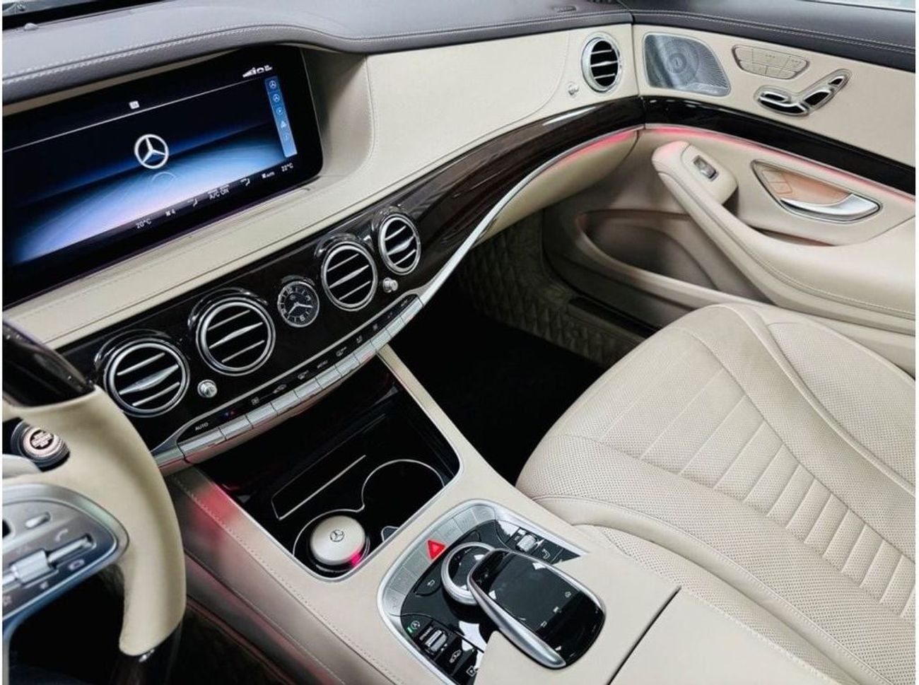 Mercedes-Benz S 560 Exclusive Edition GCC .. FSH .. Low Milegea .. Perfect Condition