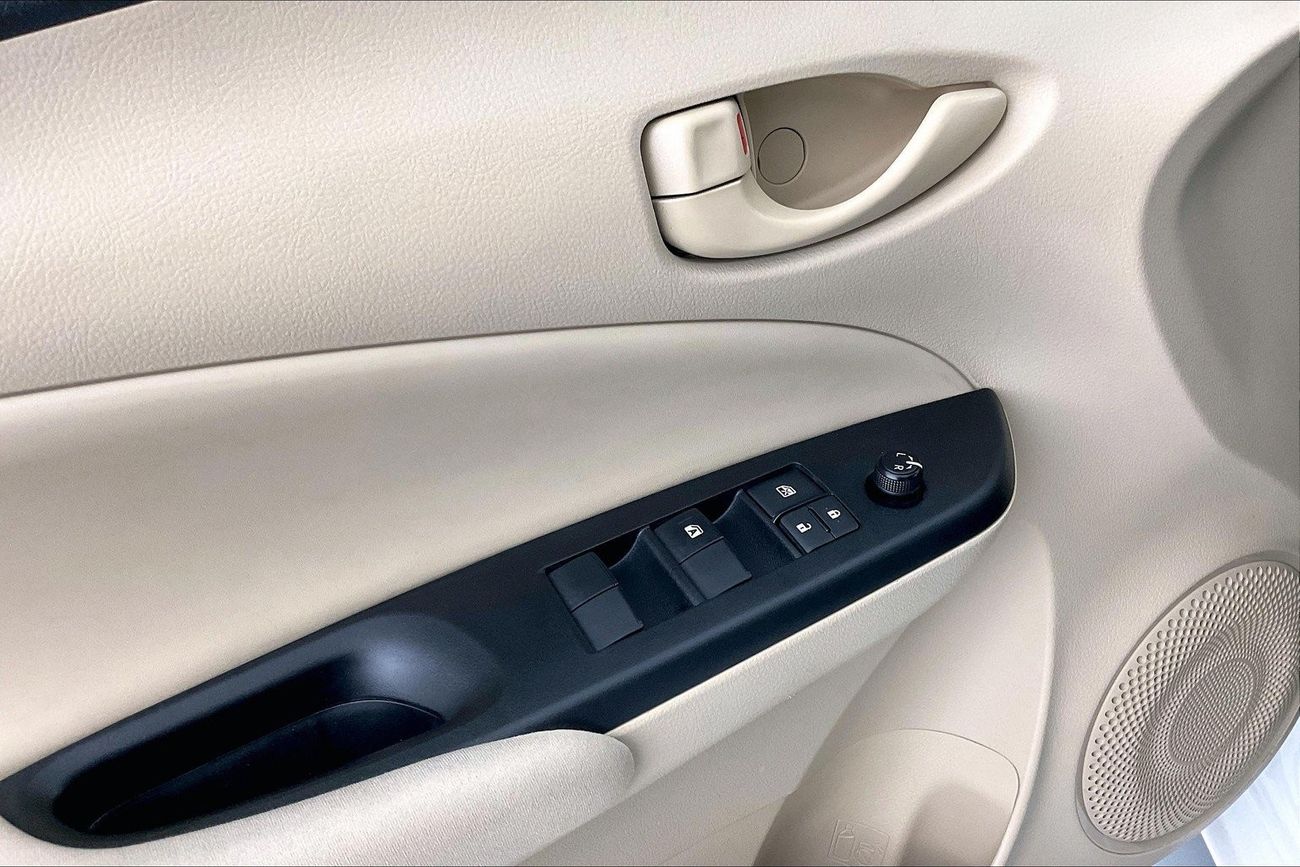 تويوتا يارس SE / E | سنة ضمان مجانية | 0 دفعة أولى | سياسة الإعادة بعد 7 أيام