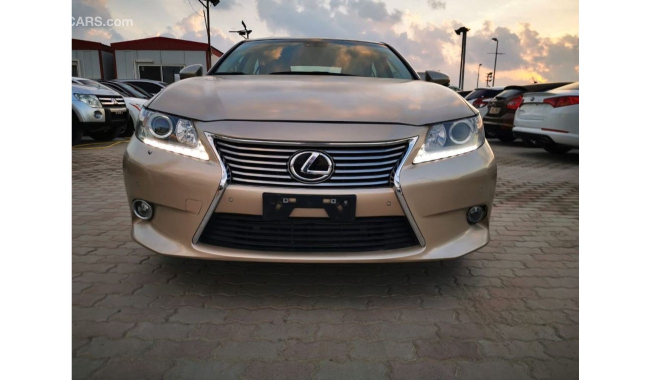 Lexus ES350 Lexus ES350 Model 2014 gcc 39000 KM only for sale